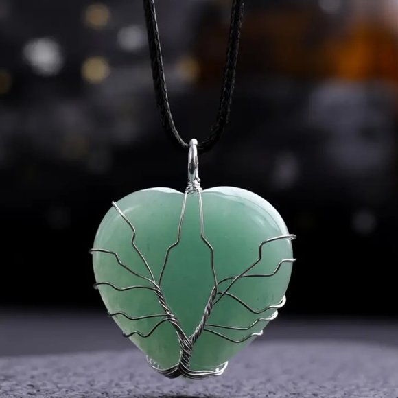 Green Aventurine Heart Shaped Natural Gemstone Tree Of Life Wire Wrap Pendant - Picture 2 of 2